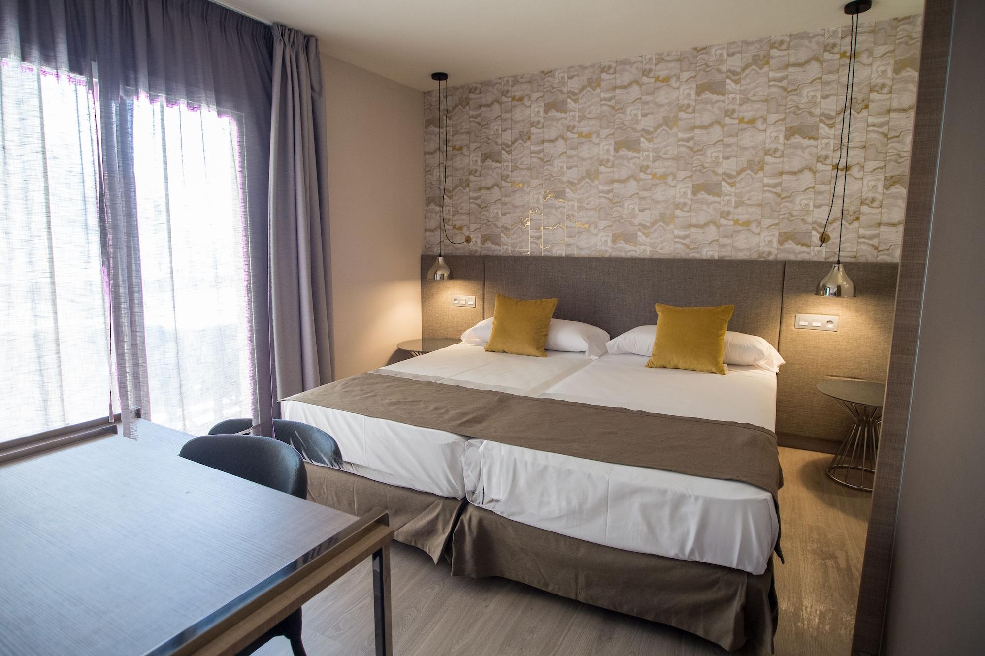 Ona Marbella Inn エクステリア 写真