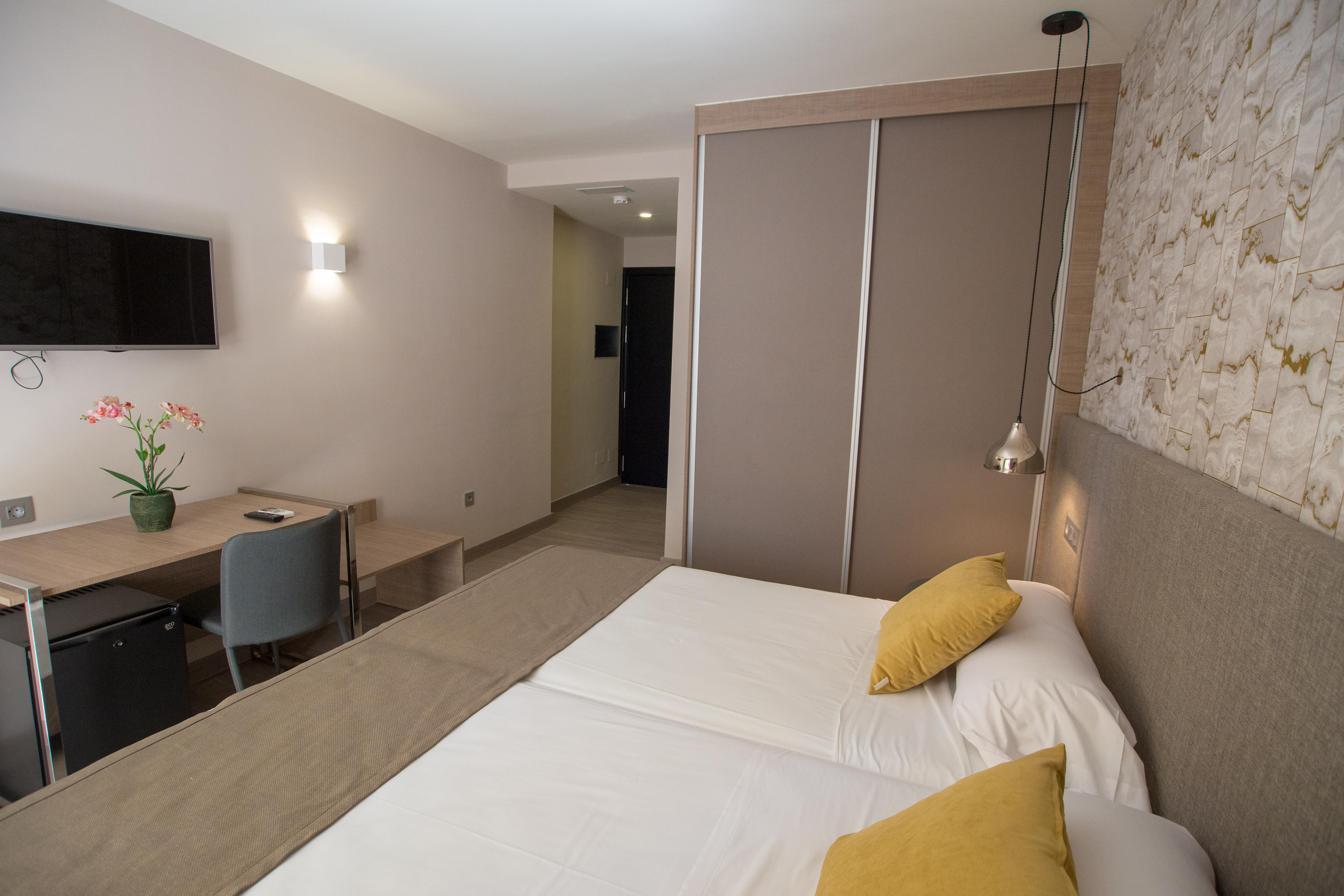 Ona Marbella Inn エクステリア 写真