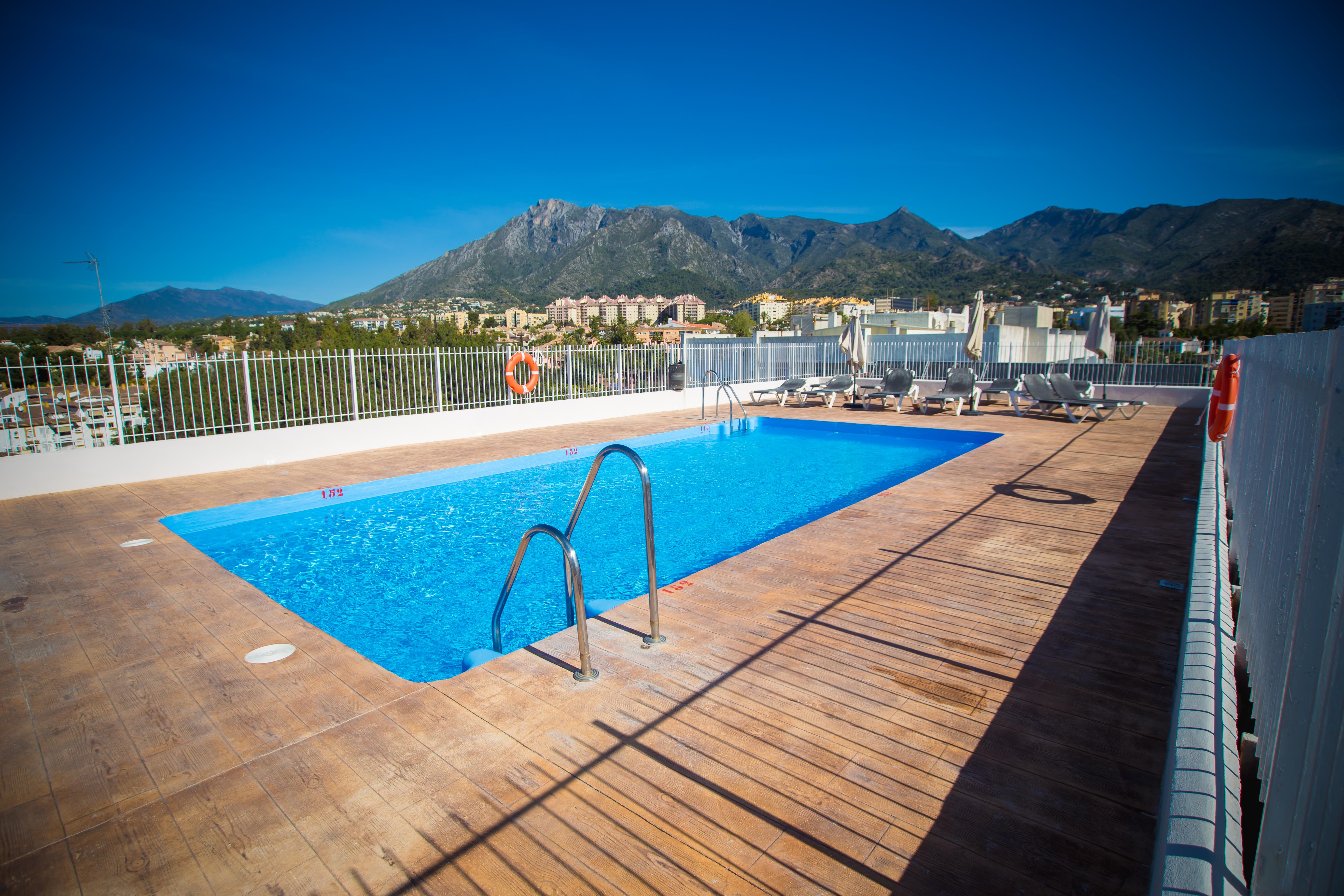 Ona Marbella Inn エクステリア 写真