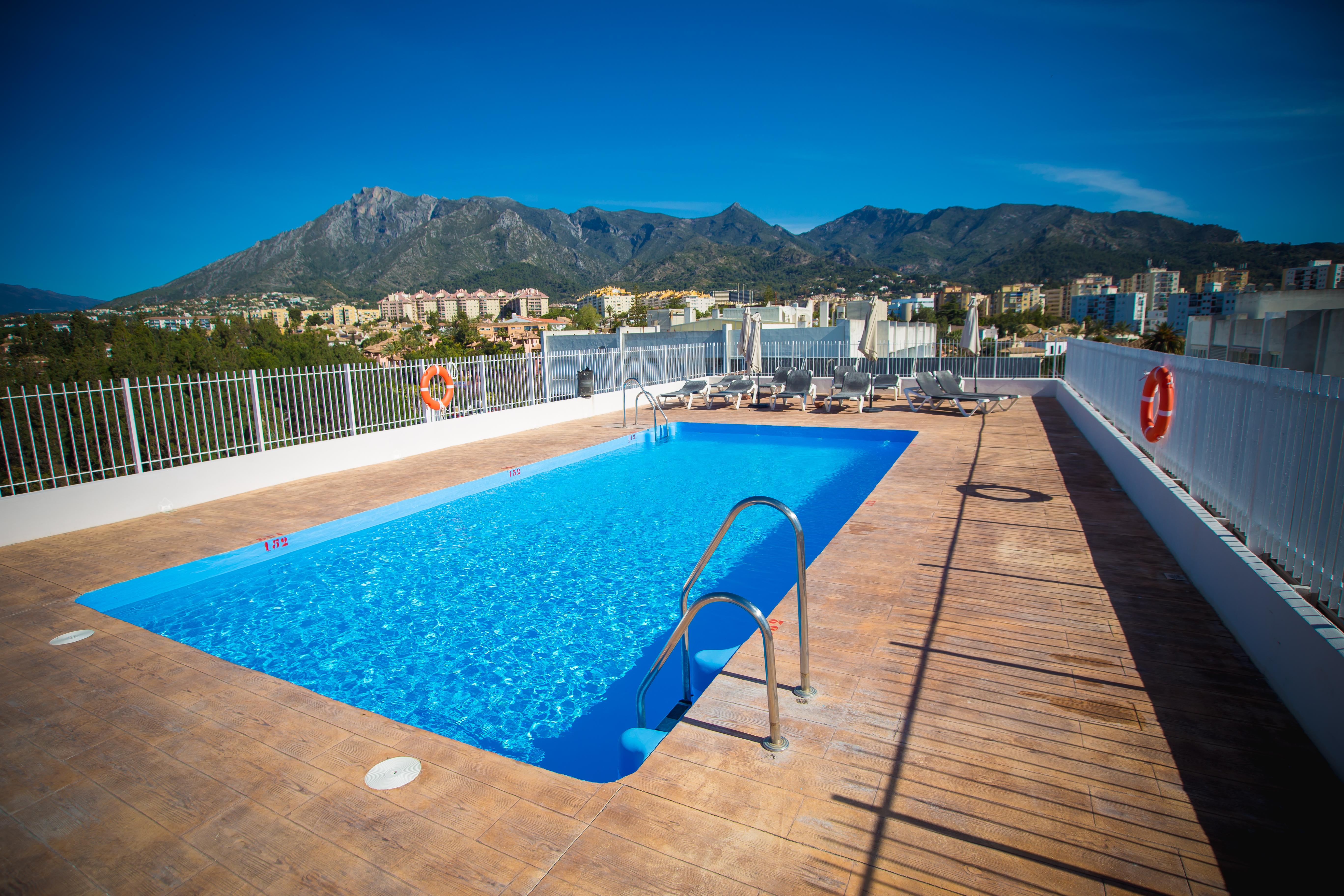 Ona Marbella Inn エクステリア 写真