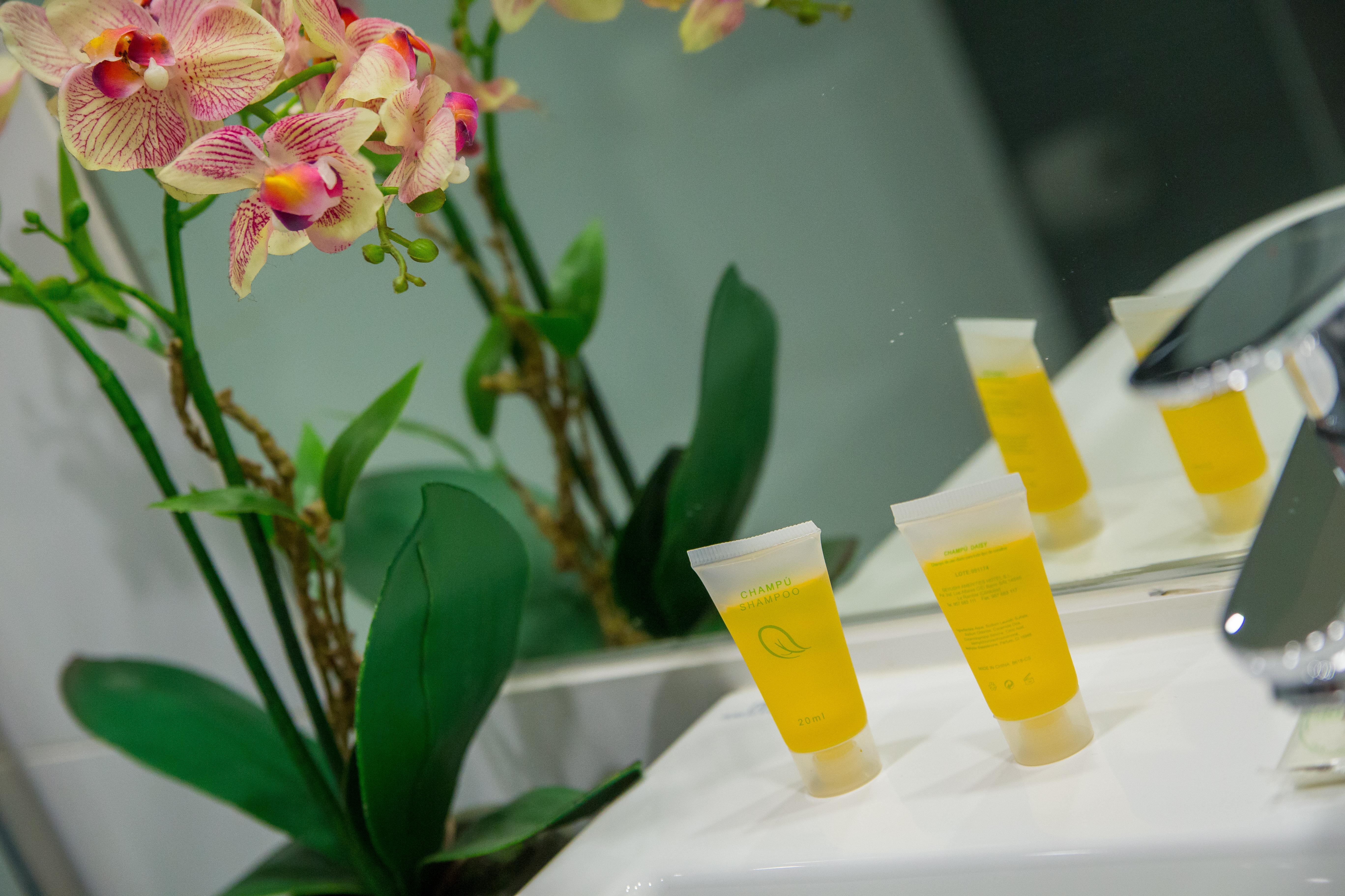 Ona Marbella Inn エクステリア 写真