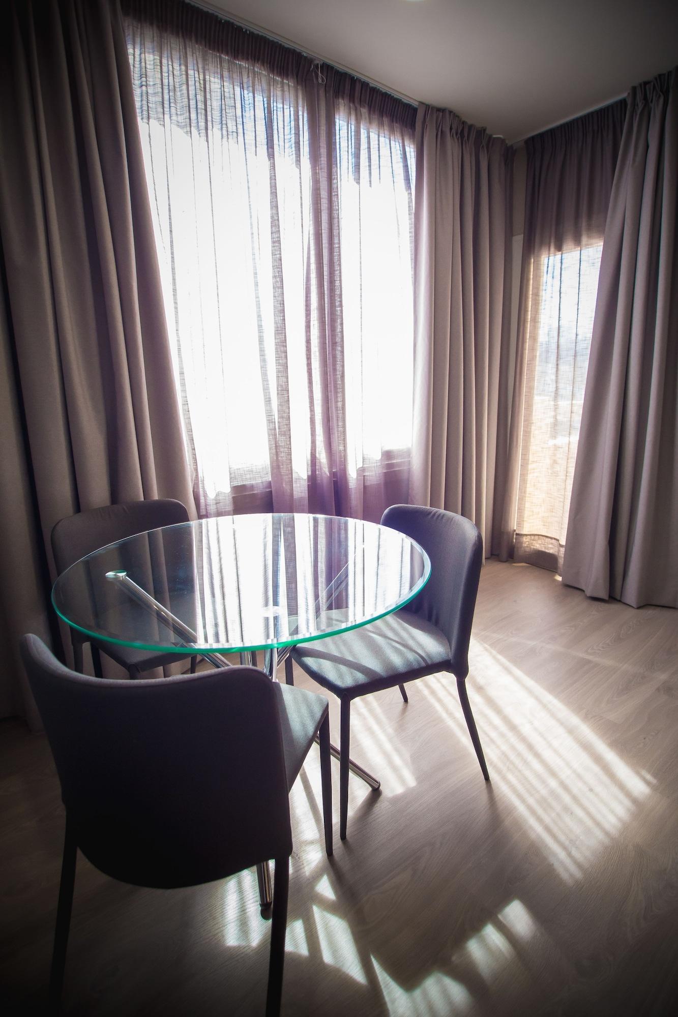 Ona Marbella Inn エクステリア 写真