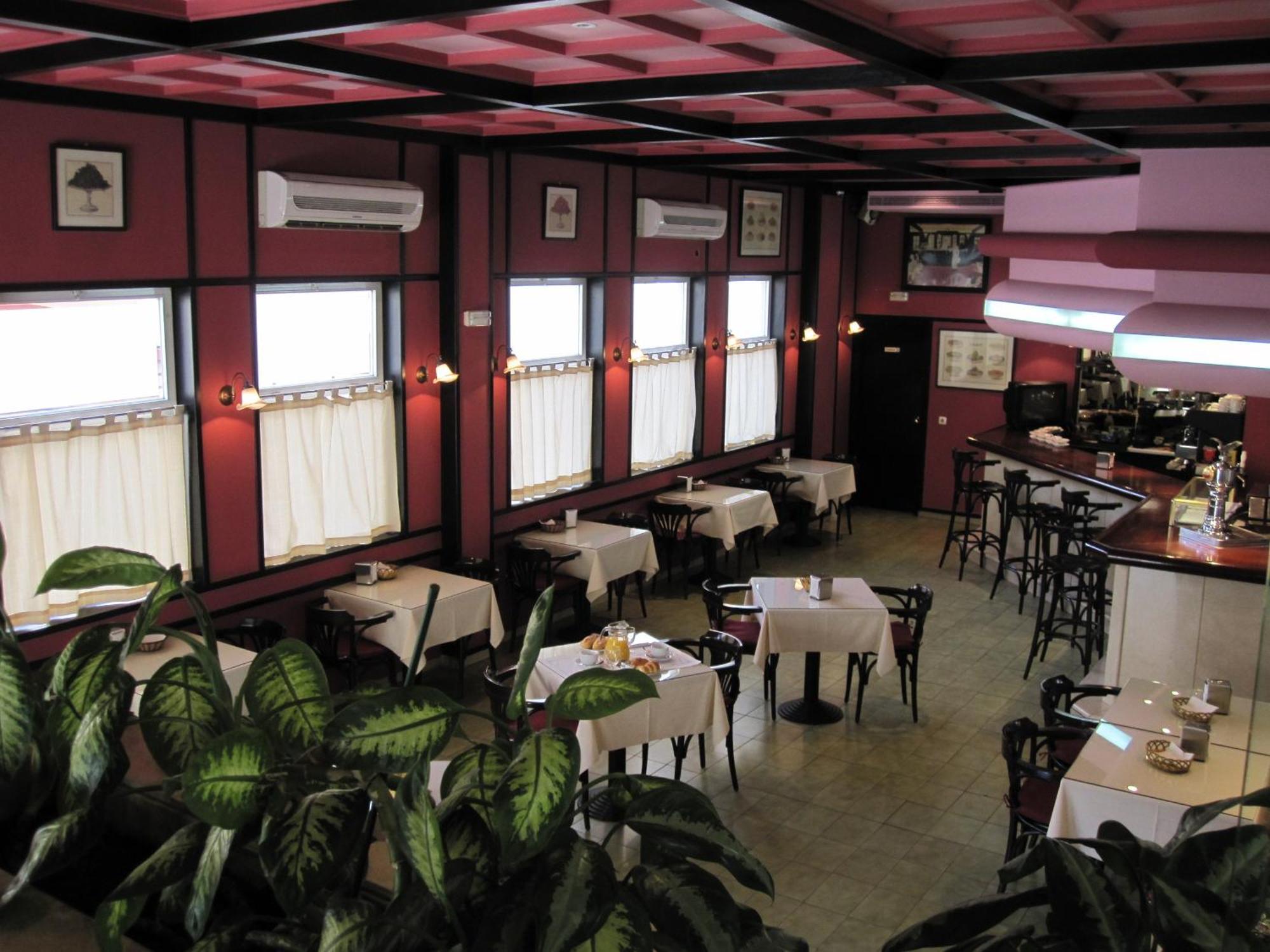 Ona Marbella Inn エクステリア 写真